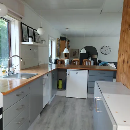 Dom wakacyjny Gadde - 1km From The Sea By Interhome *